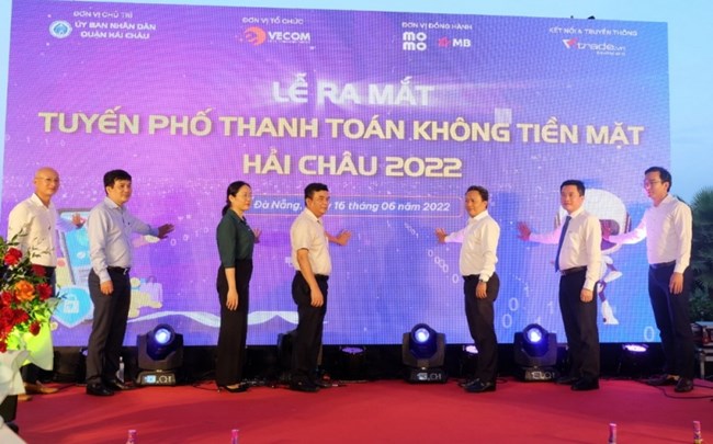 Đà Nẵng ra mắt 4 tuyến phố thanh toán không tiền mặt (16/6/2022)